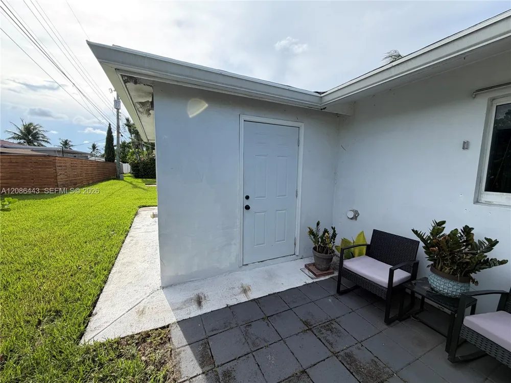 2702 NW 53rd St #1 Tamarac, FL 33309