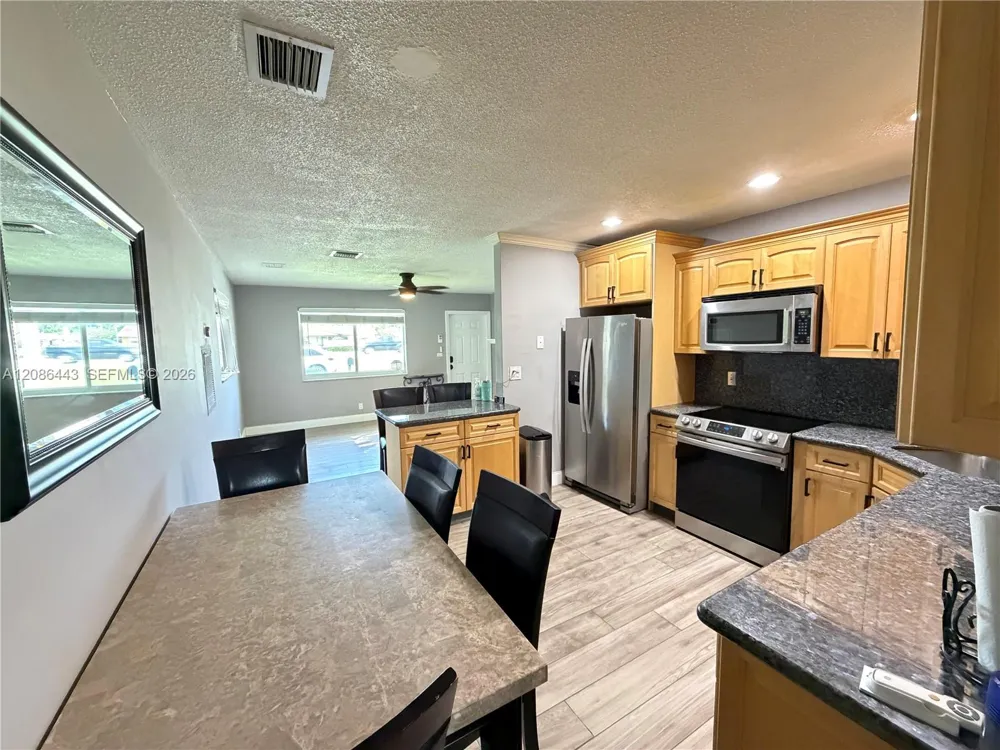 2702 NW 53rd St #1 Tamarac, FL 33309