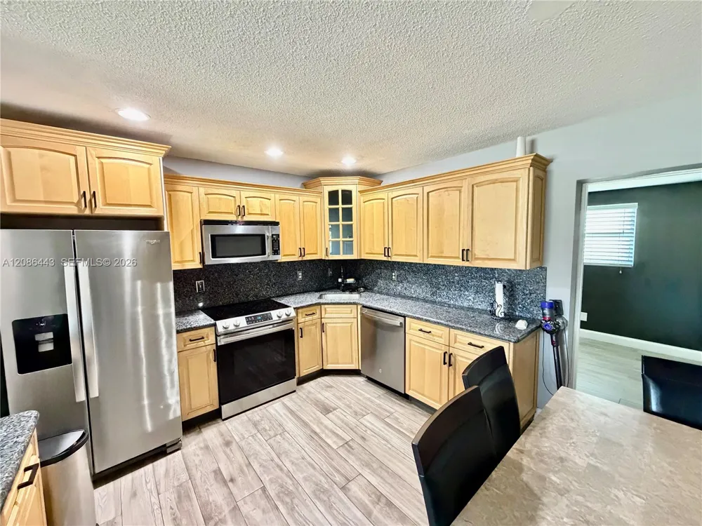 2702 NW 53rd St #1 Tamarac, FL 33309