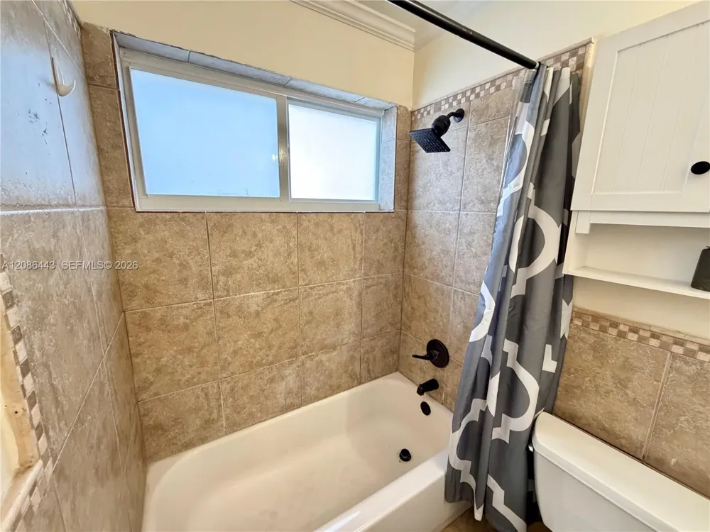 2702 NW 53rd St #1 Tamarac, FL 33309