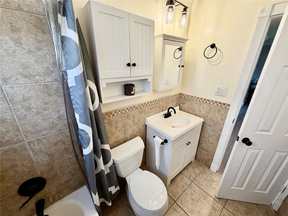 2702 NW 53rd St #1 Tamarac, FL 33309