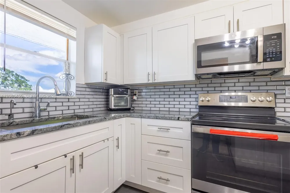 6100 NW 44th St #405 Lauderhill, FL 33319