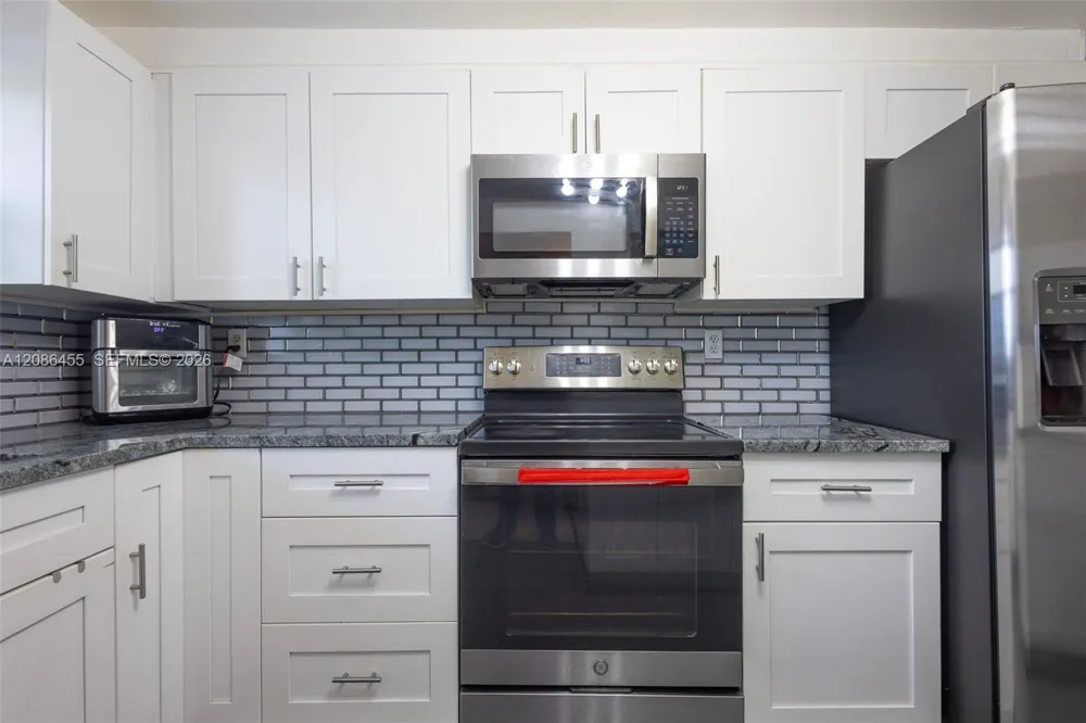 6100 NW 44th St #405 Lauderhill, FL 33319