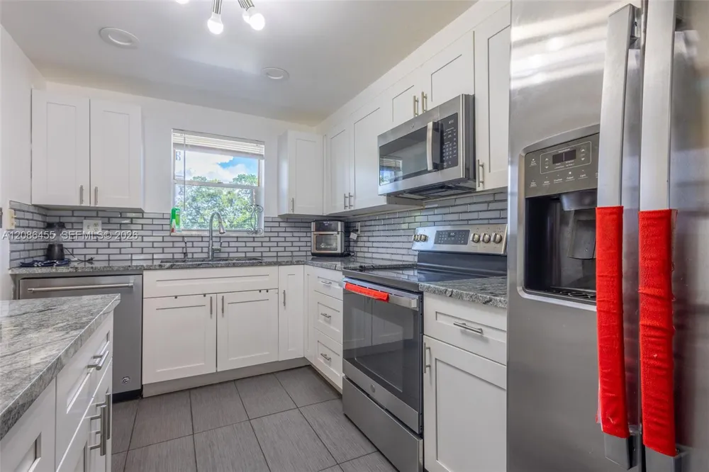 6100 NW 44th St #405 Lauderhill, FL 33319