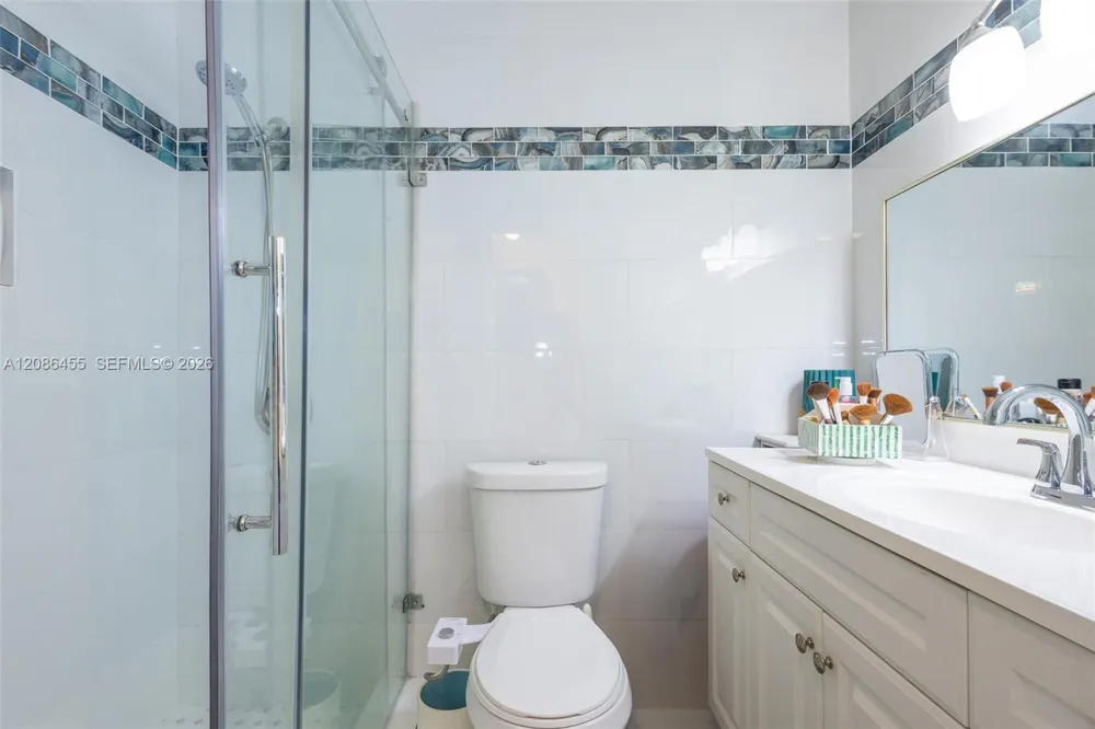 6100 NW 44th St #405 Lauderhill, FL 33319