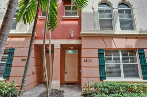 1033 NE 17th Way #1804