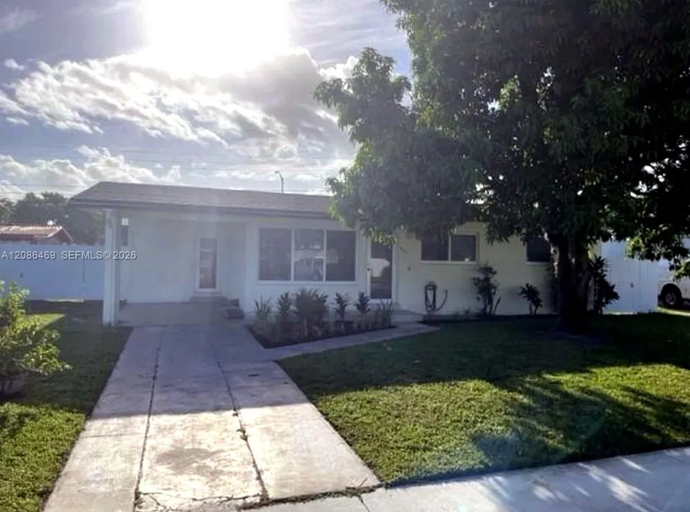 5431 W 8th Ct Hialeah, FL 33012