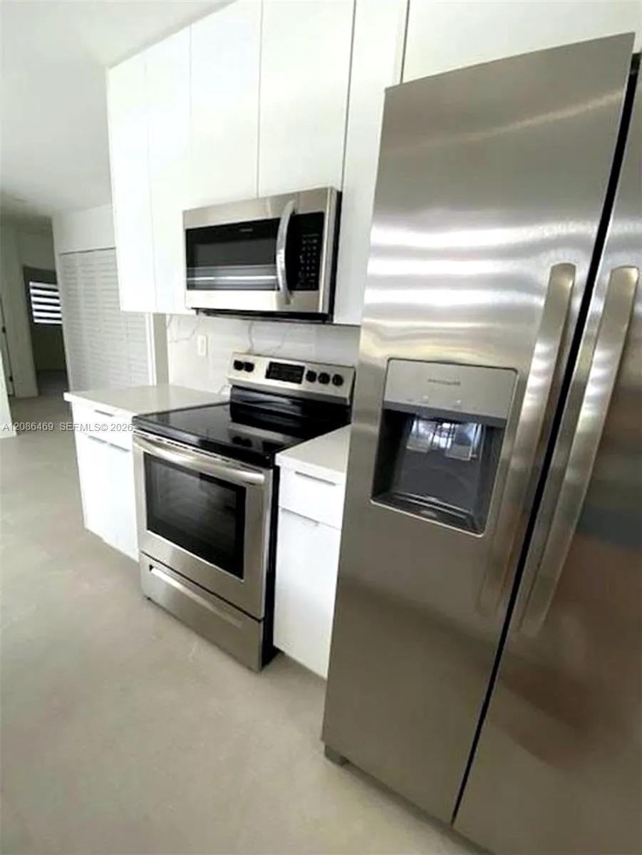 5431 W 8th Ct Hialeah, FL 33012