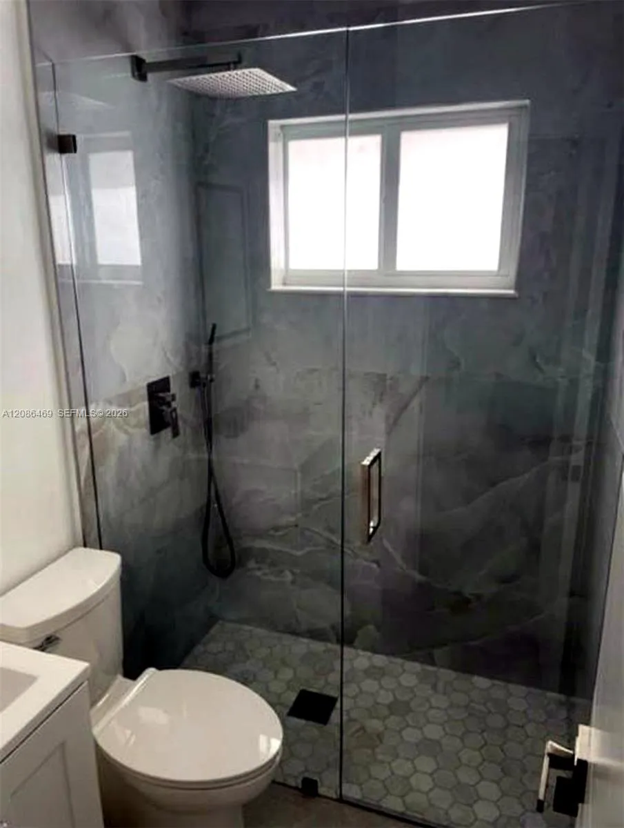 5431 W 8th Ct Hialeah, FL 33012