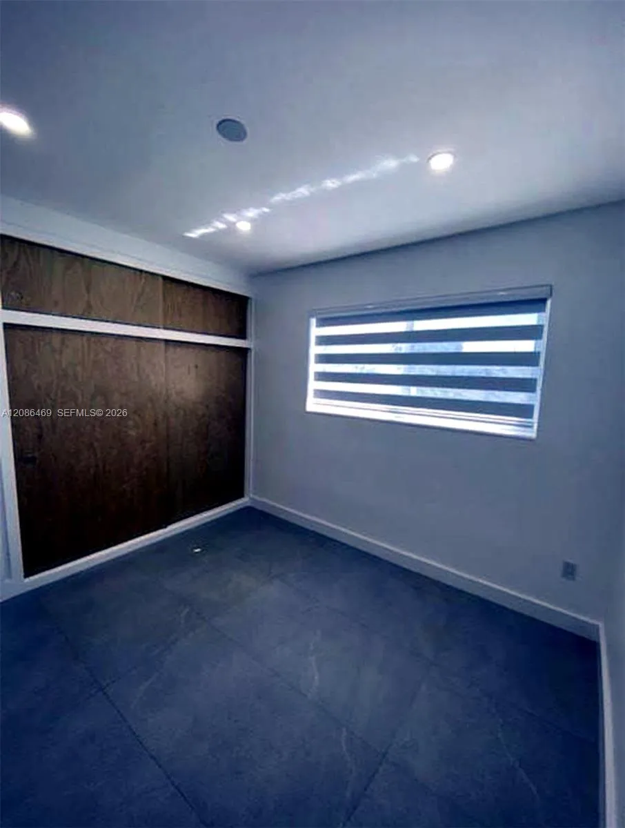 5431 W 8th Ct Hialeah, FL 33012