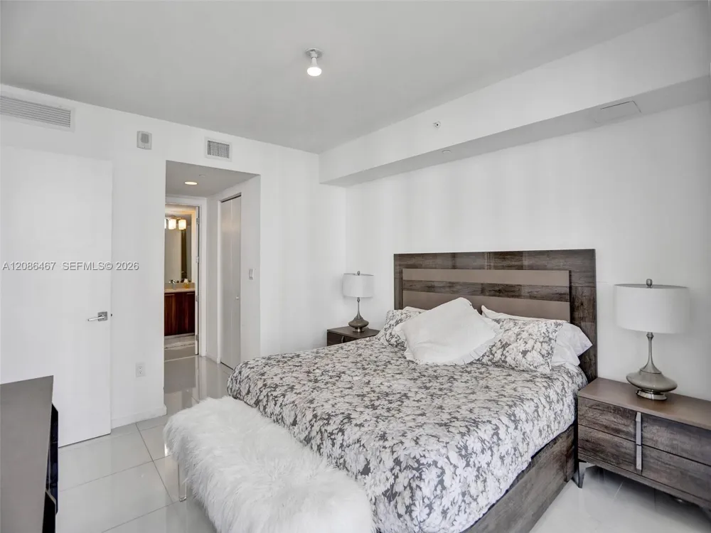 5252 NW 85th Ave #401 Doral, FL 33166