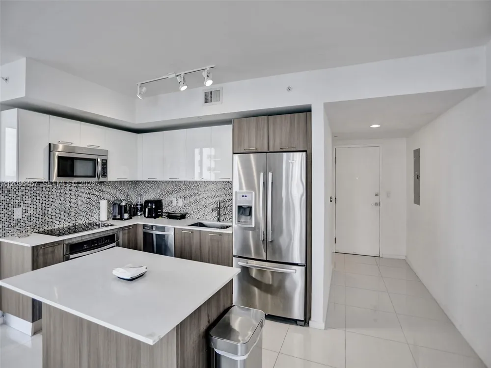 5252 NW 85th Ave #401 Doral, FL 33166