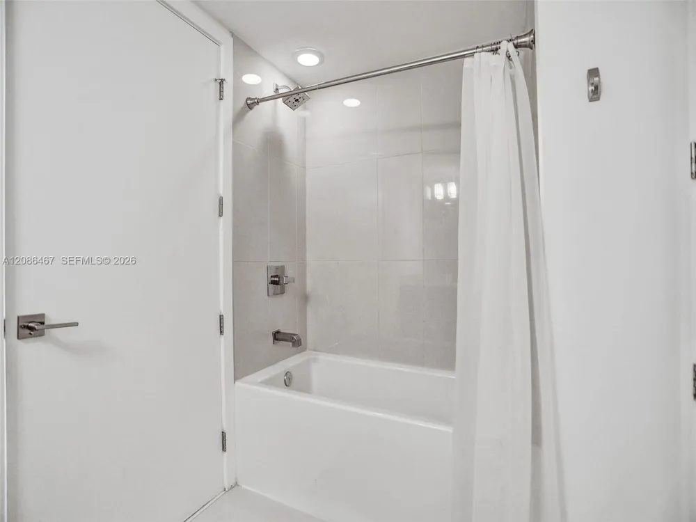 5252 NW 85th Ave #401 Doral, FL 33166