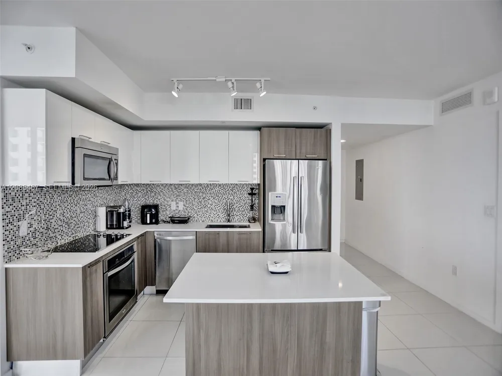 5252 NW 85th Ave #401 Doral, FL 33166