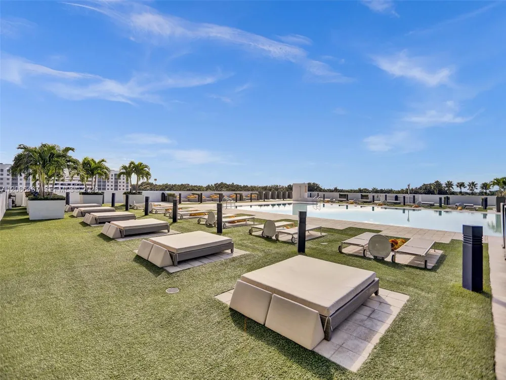 5252 NW 85th Ave #401 Doral, FL 33166