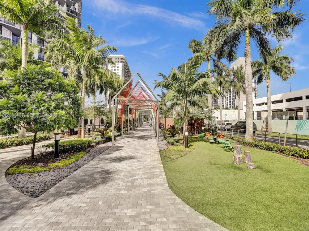 5252 NW 85th Ave #401 Doral, FL 33166