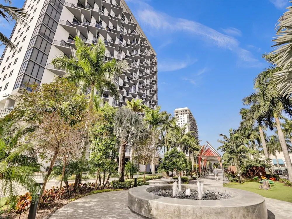 5252 NW 85th Ave #401 Doral, FL 33166
