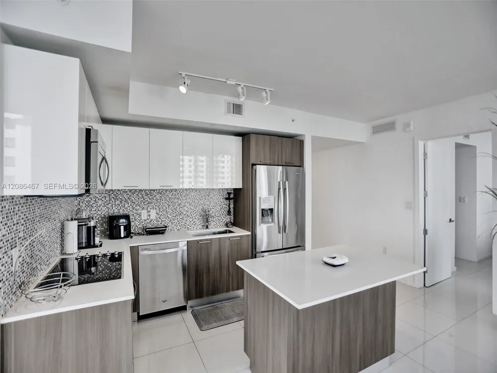 5252 NW 85th Ave #401 Doral, FL 33166