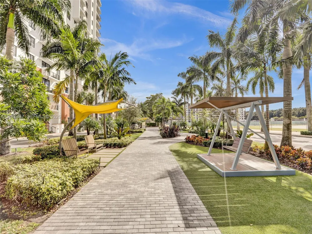 5252 NW 85th Ave #401 Doral, FL 33166