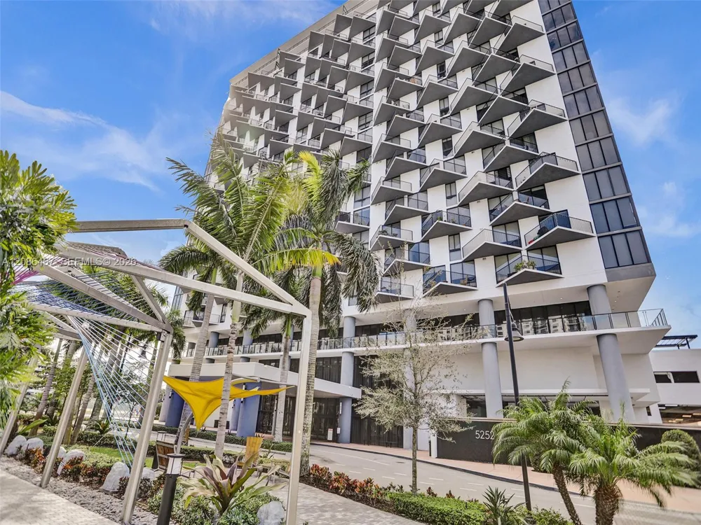 5252 NW 85th Ave #401 Doral, FL 33166