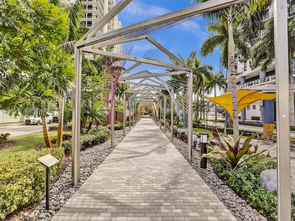 5252 NW 85th Ave #401 Doral, FL 33166