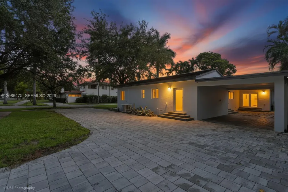 101 Palmetto Dr Miami Springs, FL 33166