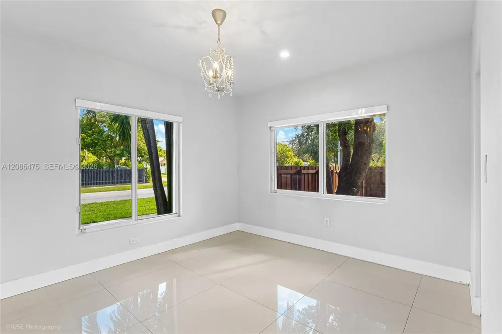 101 Palmetto Dr Miami Springs, FL 33166