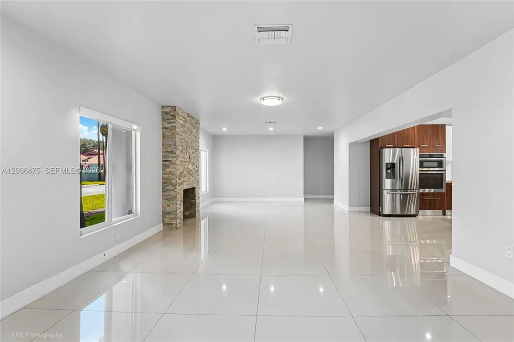 101 Palmetto Dr Miami Springs, FL 33166