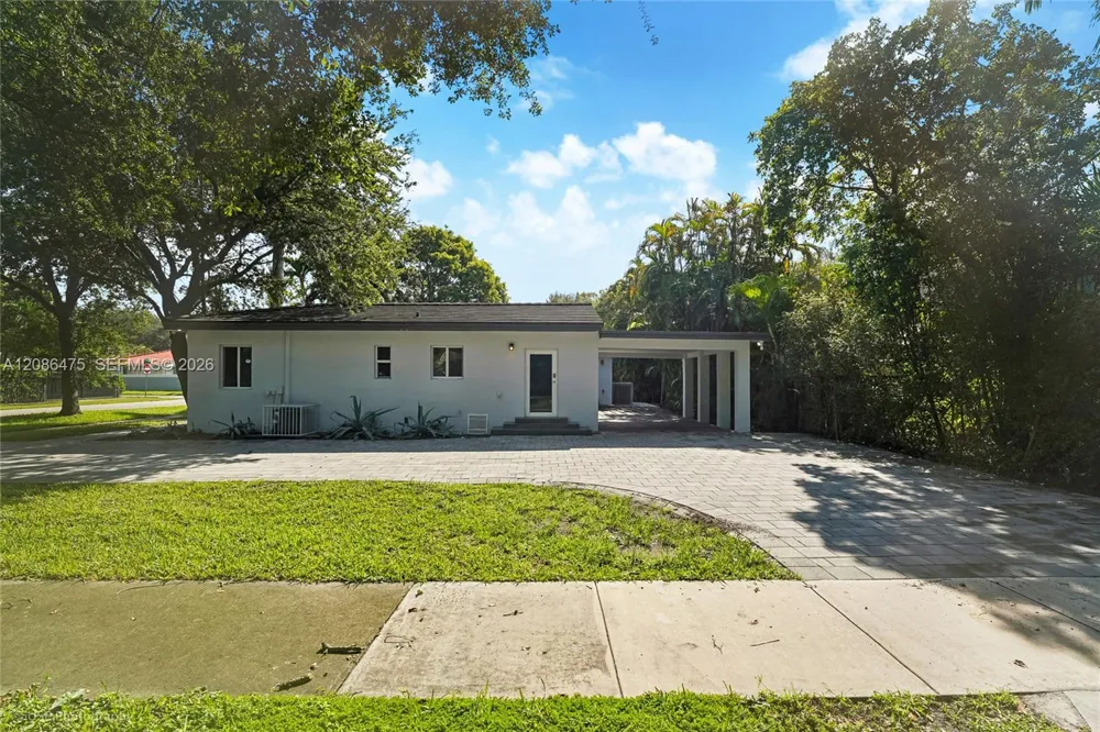 101 Palmetto Dr Miami Springs, FL 33166
