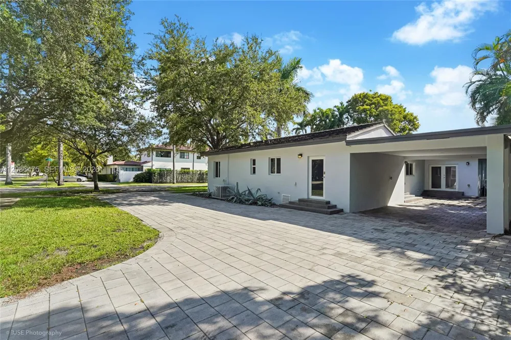101 Palmetto Dr Miami Springs, FL 33166