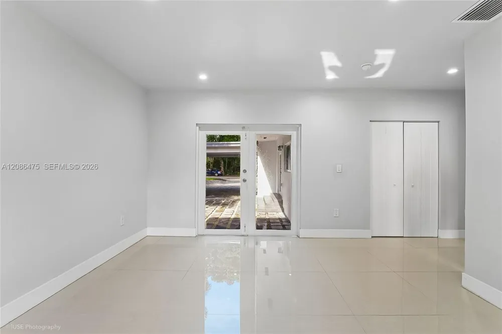101 Palmetto Dr Miami Springs, FL 33166