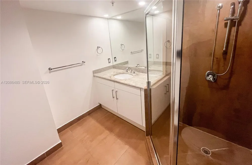 7744 Collins Ave #19 Miami Beach, FL 33141