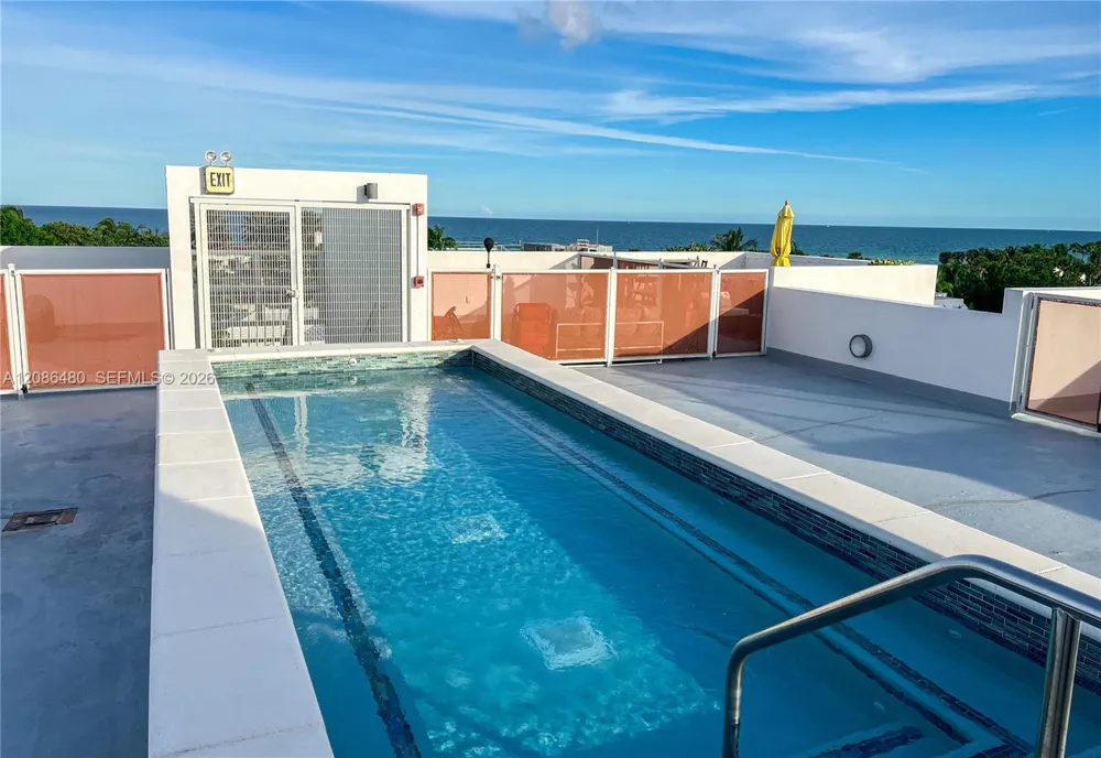7744 Collins Ave #19 Miami Beach, FL 33141