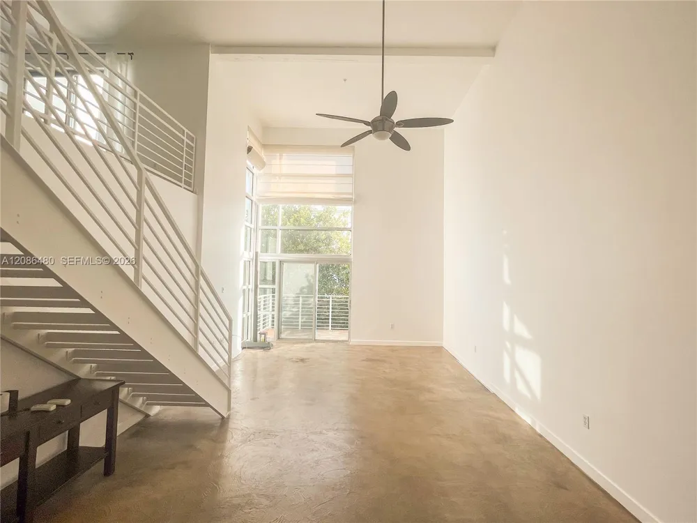 7744 Collins Ave #19 Miami Beach, FL 33141