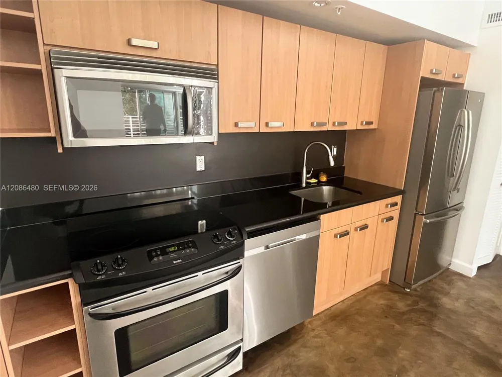 7744 Collins Ave #19 Miami Beach, FL 33141