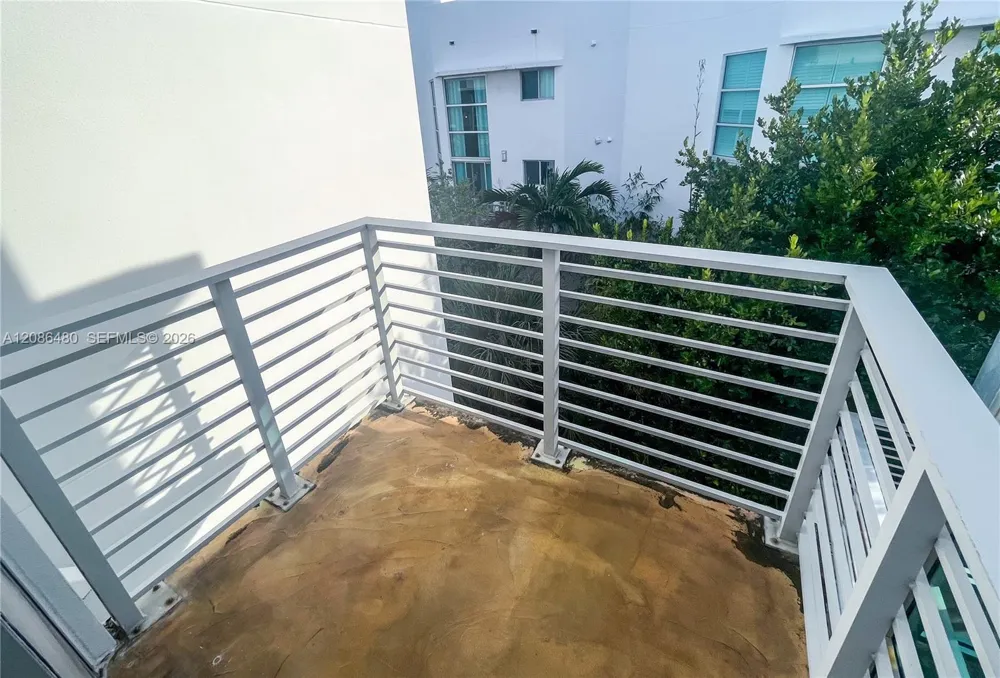 7744 Collins Ave #19 Miami Beach, FL 33141