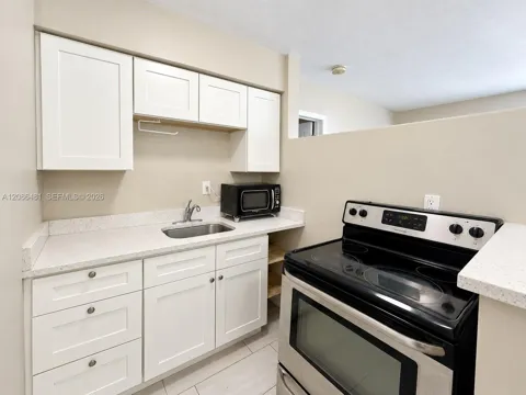 3639 SW 13th Ct #1