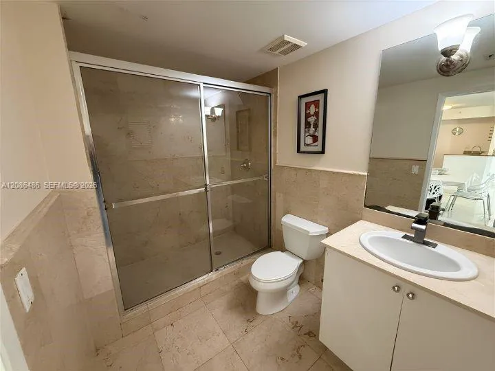 17555 Atlantic Blvd #1103 Sunny Isles Beach, FL 33160