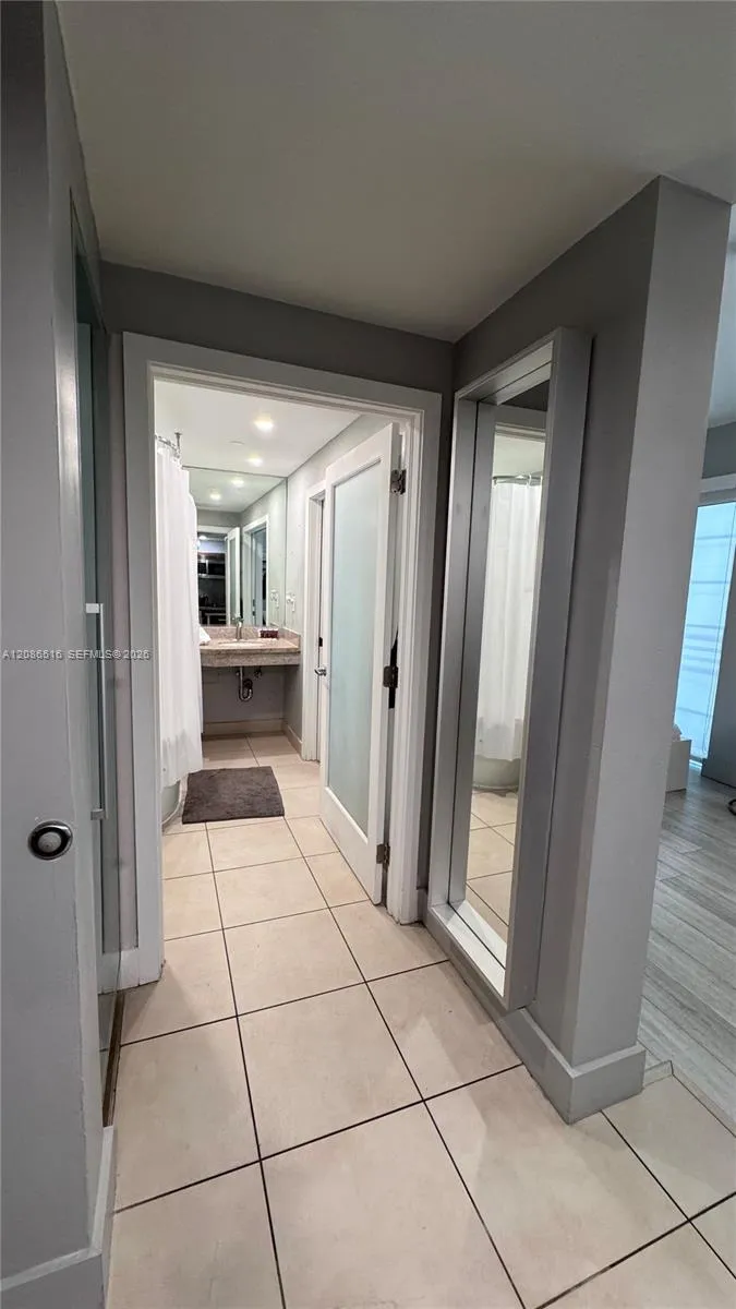 1036 Ocean Dr #B205 Miami Beach, FL 33139