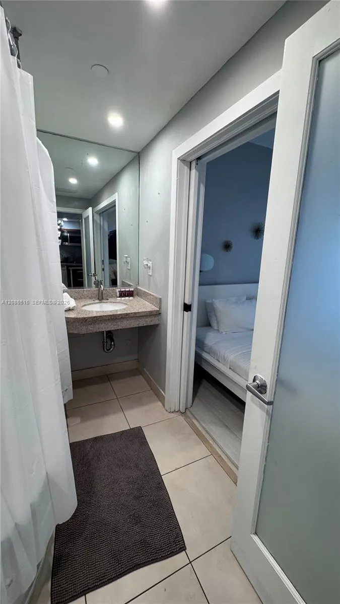 1036 Ocean Dr #B205 Miami Beach, FL 33139