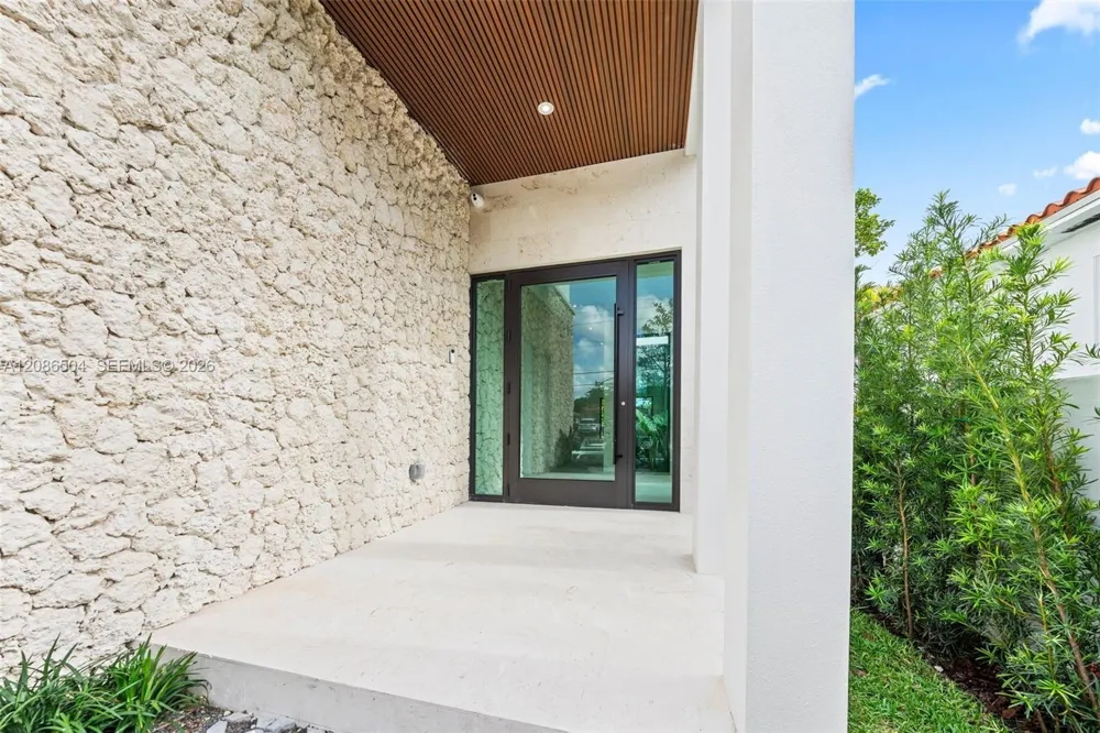 3322 SW 23 St Miami, FL 33145
