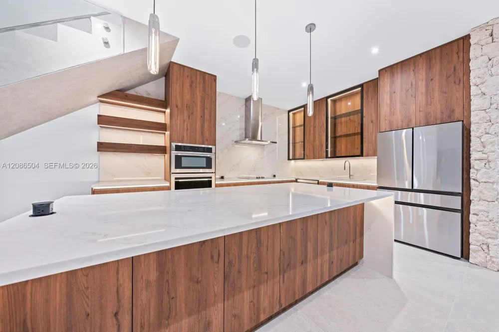 3322 SW 23 St Miami, FL 33145