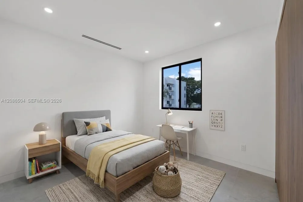 3322 SW 23 St Miami, FL 33145