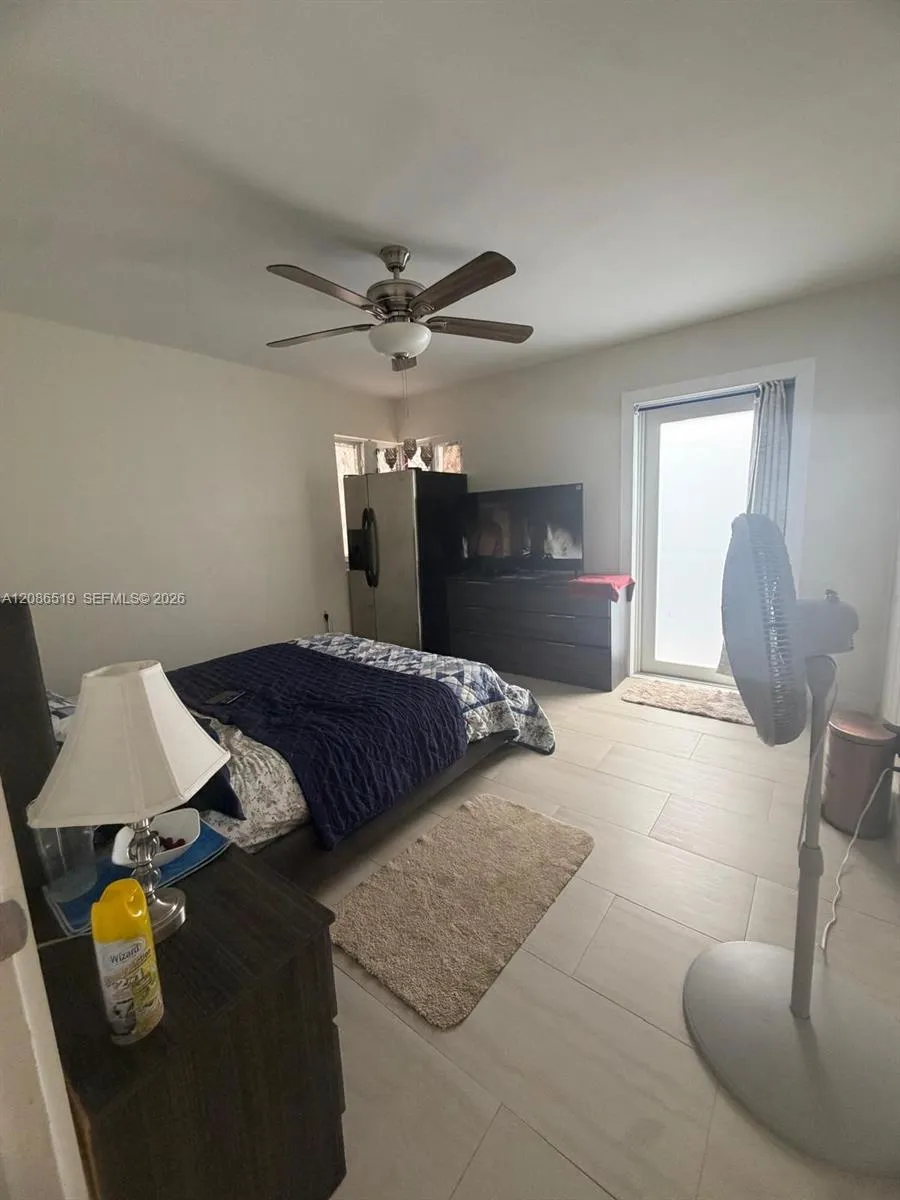 211 NW 51st St Oakland Park, FL 33309