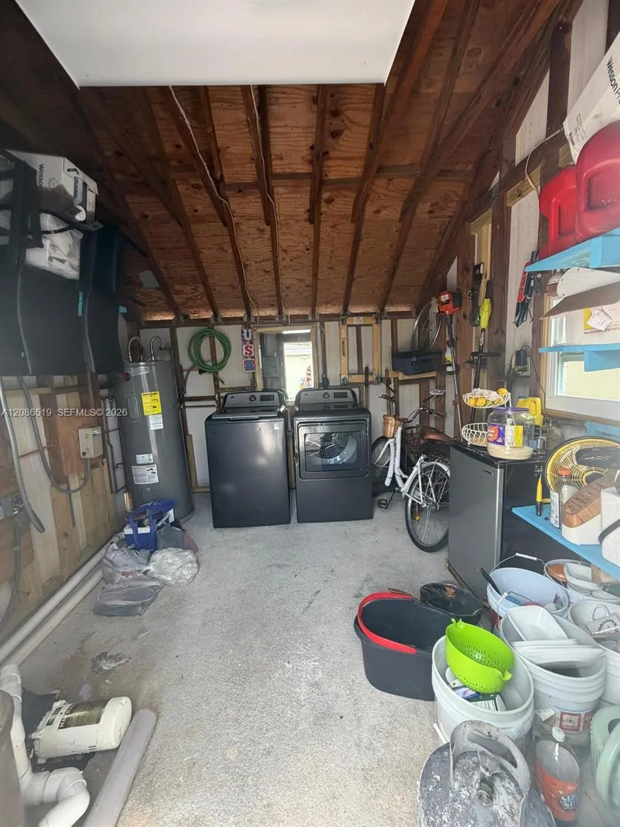 211 NW 51st St Oakland Park, FL 33309