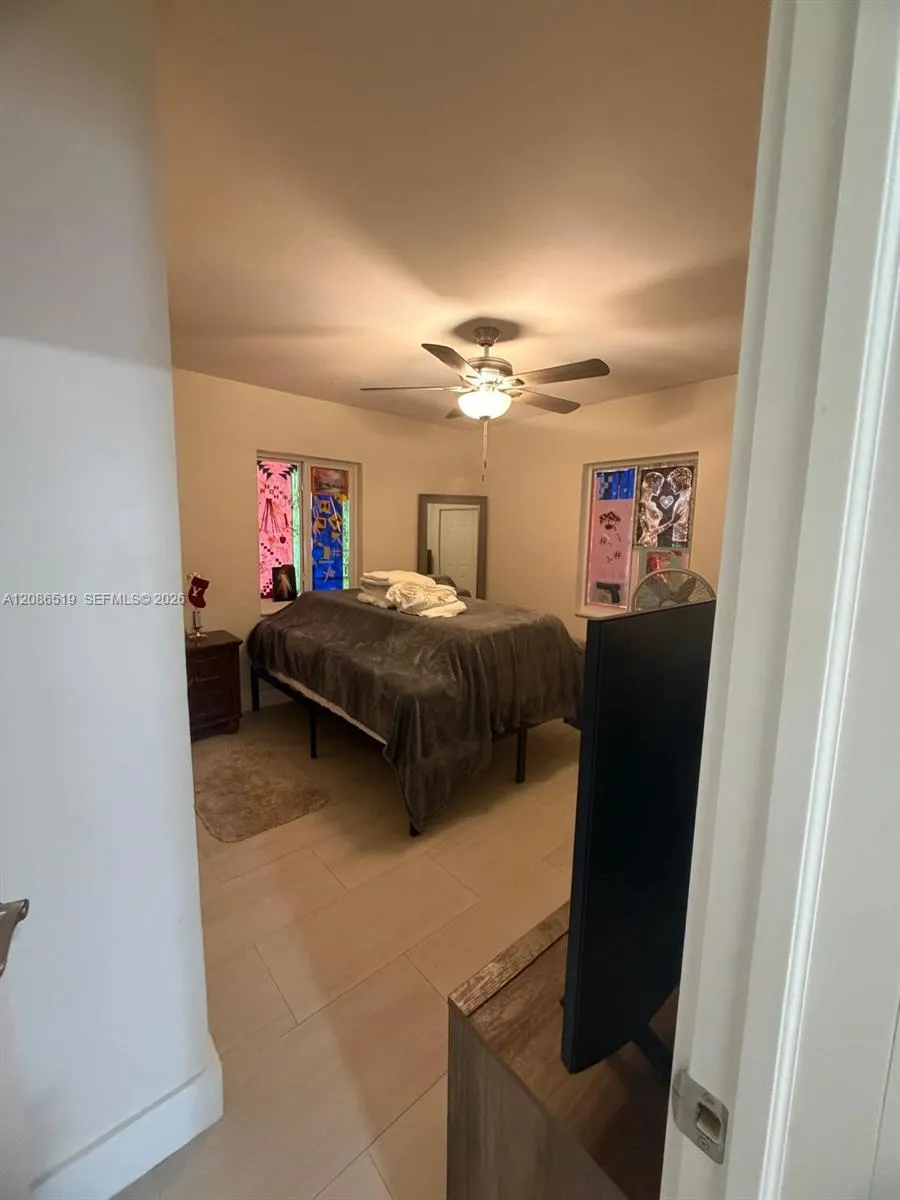 211 NW 51st St Oakland Park, FL 33309