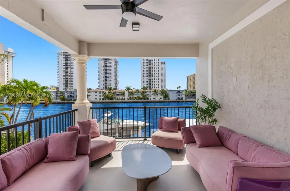 1535 Windjammer Way #0 Hollywood, FL 33019