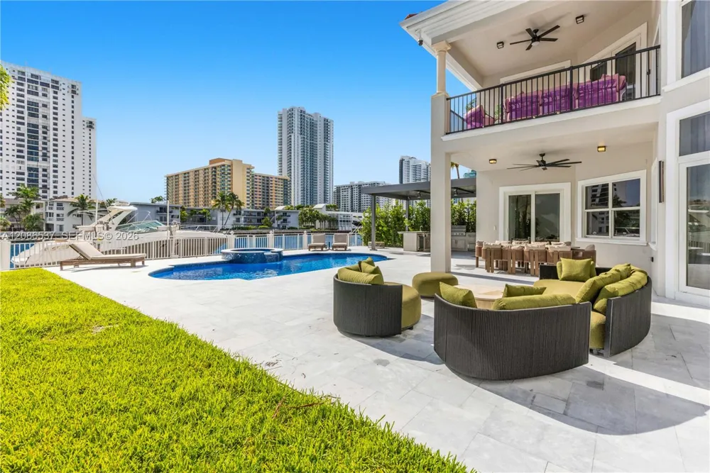 1535 Windjammer Way #0 Hollywood, FL 33019