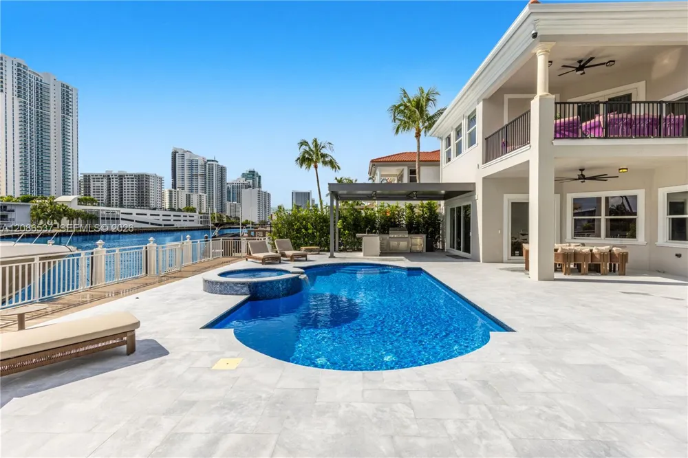 1535 Windjammer Way #0 Hollywood, FL 33019