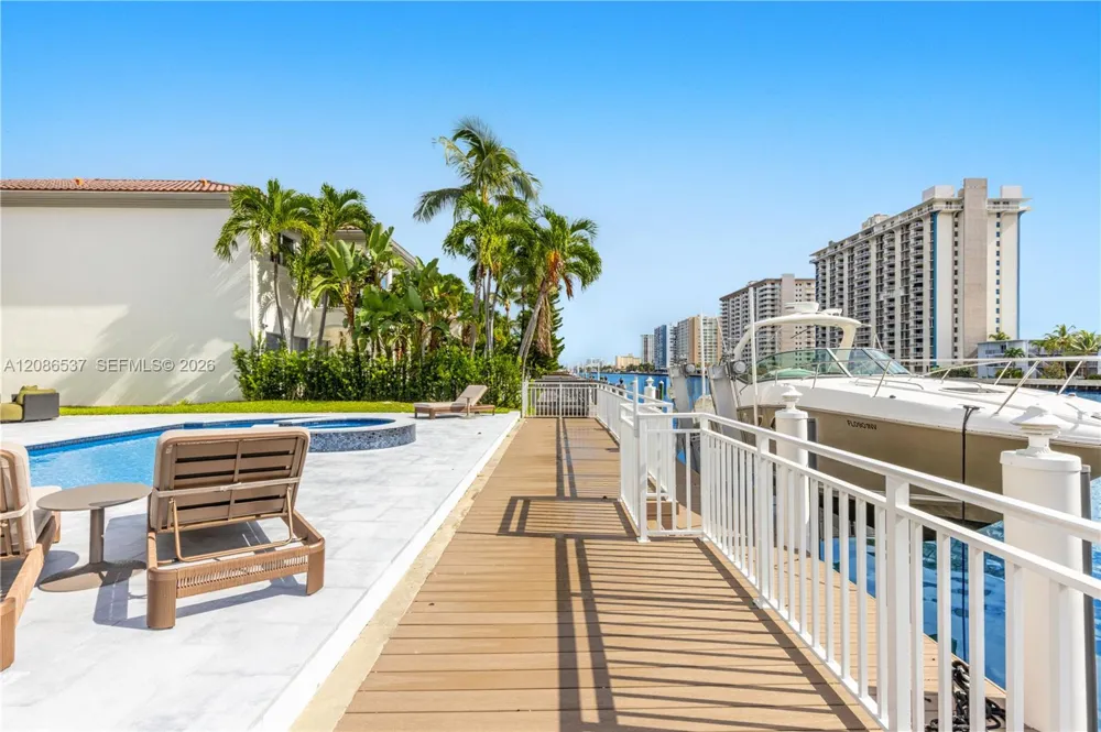 1535 Windjammer Way #0 Hollywood, FL 33019